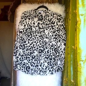 Calvin Klein size Medium white leopard blouse, v neck, animal print, silver